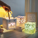 Luminária Cubo de Tulipas 3D LED com Efeito Infinito